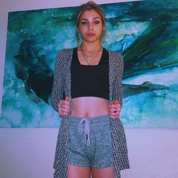 The Impeccable Pig sweater - Picture 3 of 5